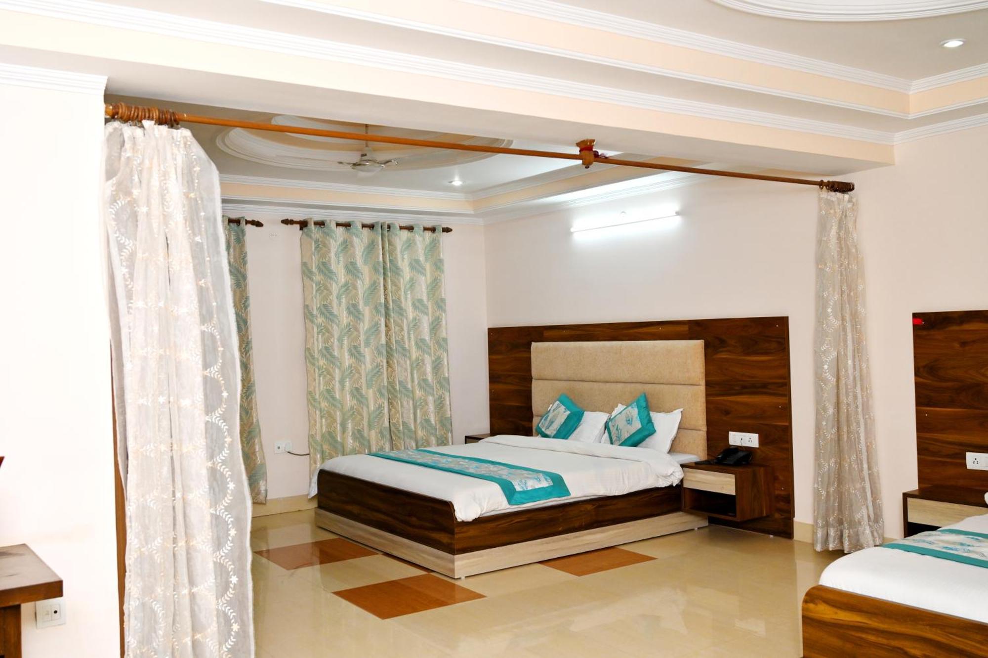 Hotel Prasanna Inn Rishīkesh Екстериор снимка