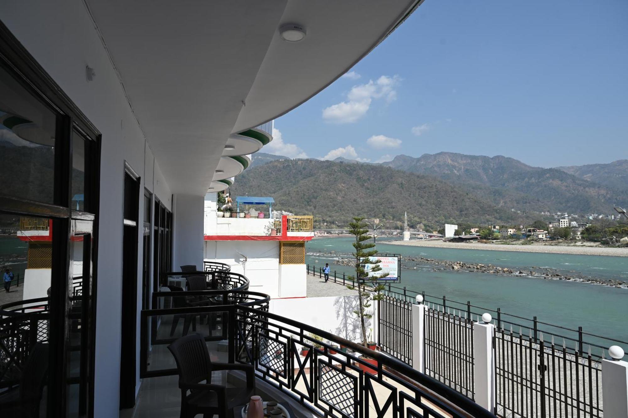Hotel Prasanna Inn Rishīkesh Екстериор снимка