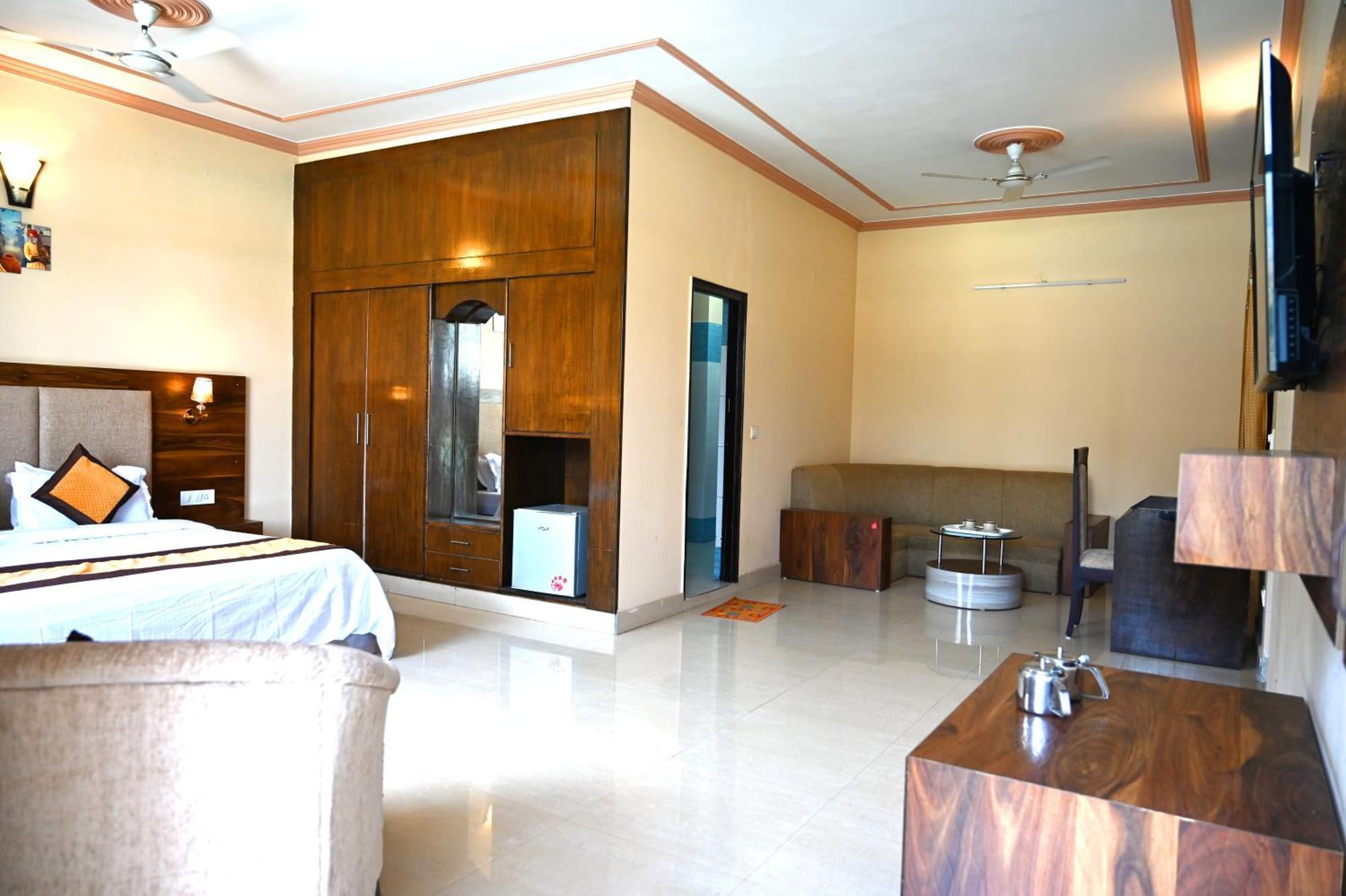 Hotel Prasanna Inn Rishīkesh Екстериор снимка